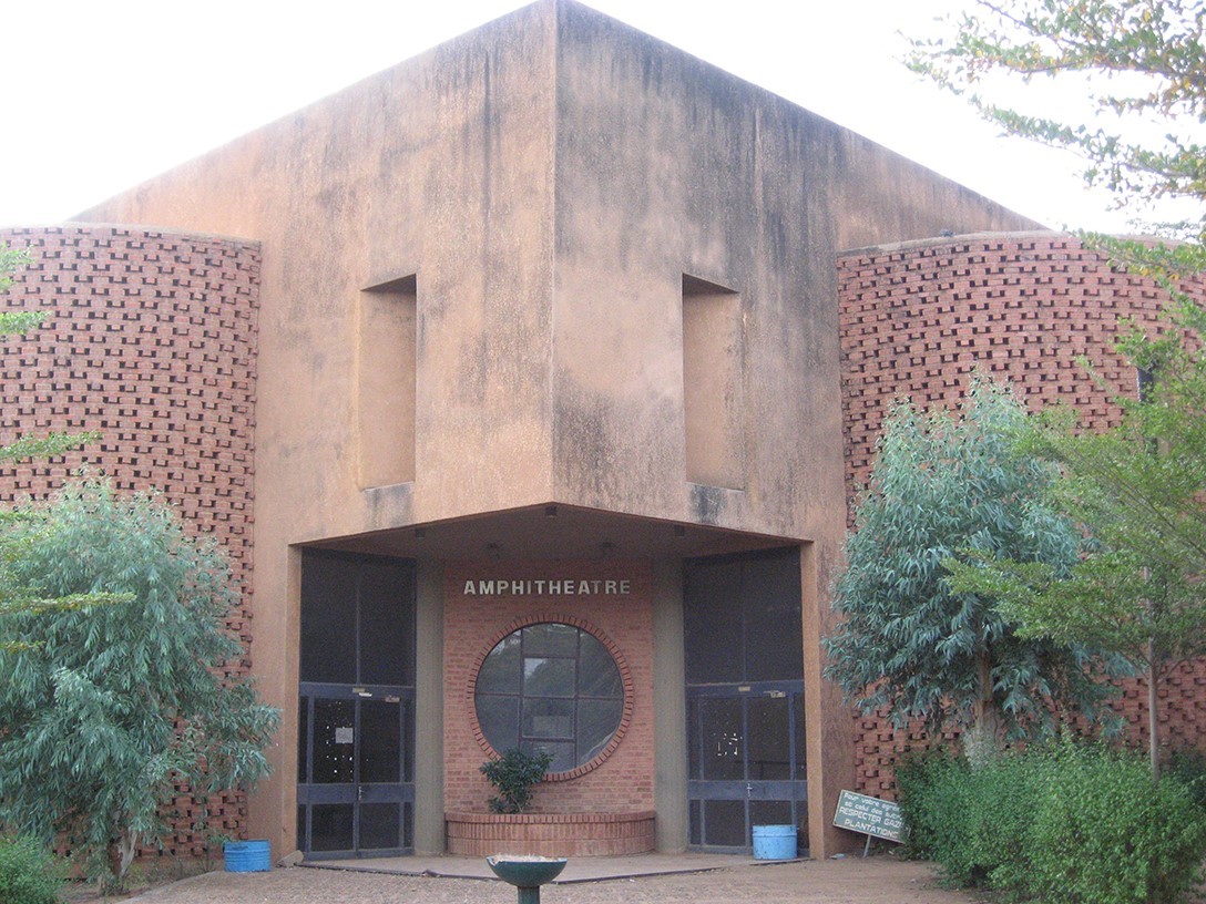 Faculté des Lettres et Sciences Humaines